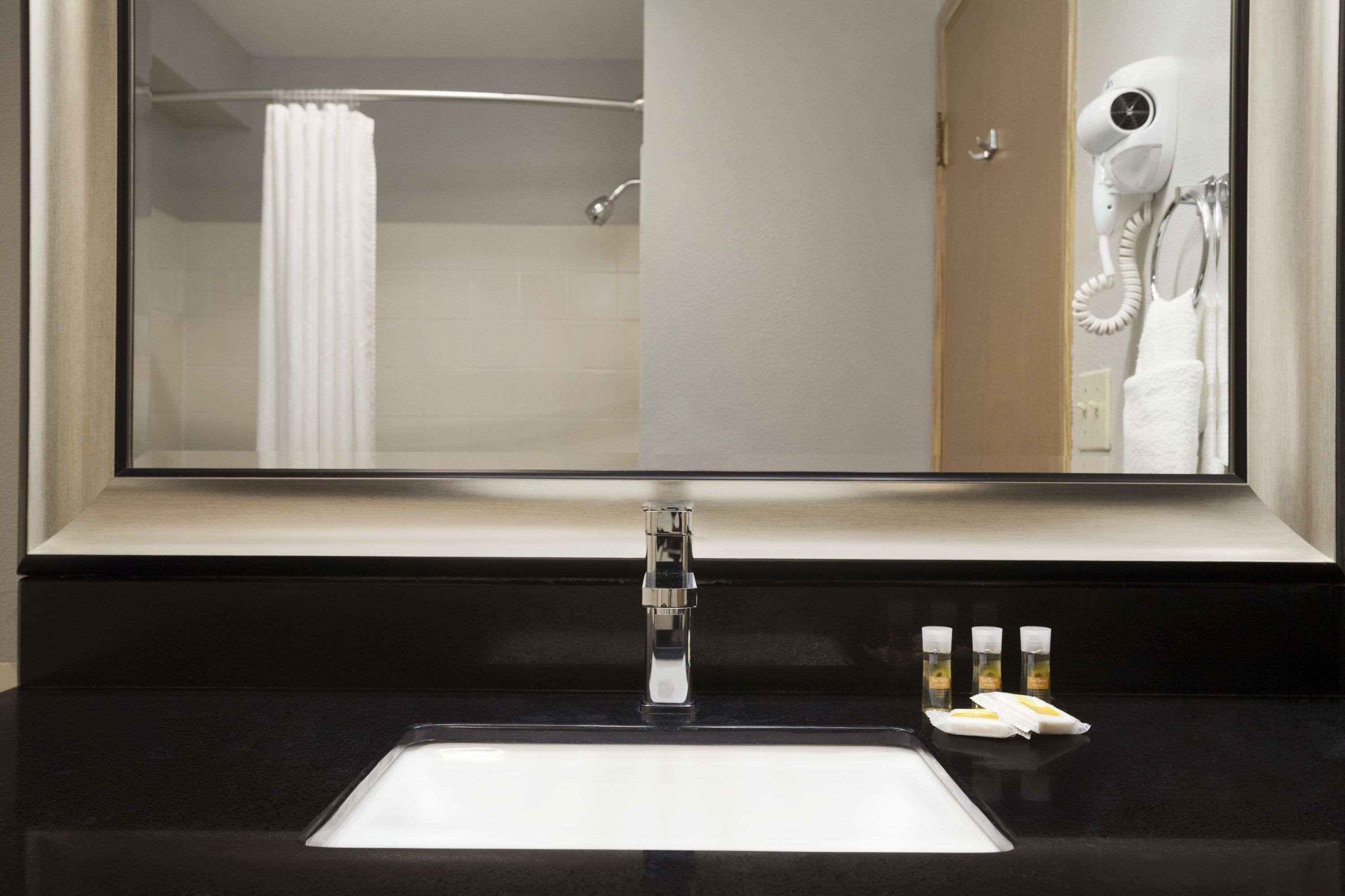 Days Inn By Wyndham Lacey Olympia Area Esterno foto